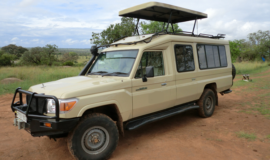 safari-land-cruiser-uganda
